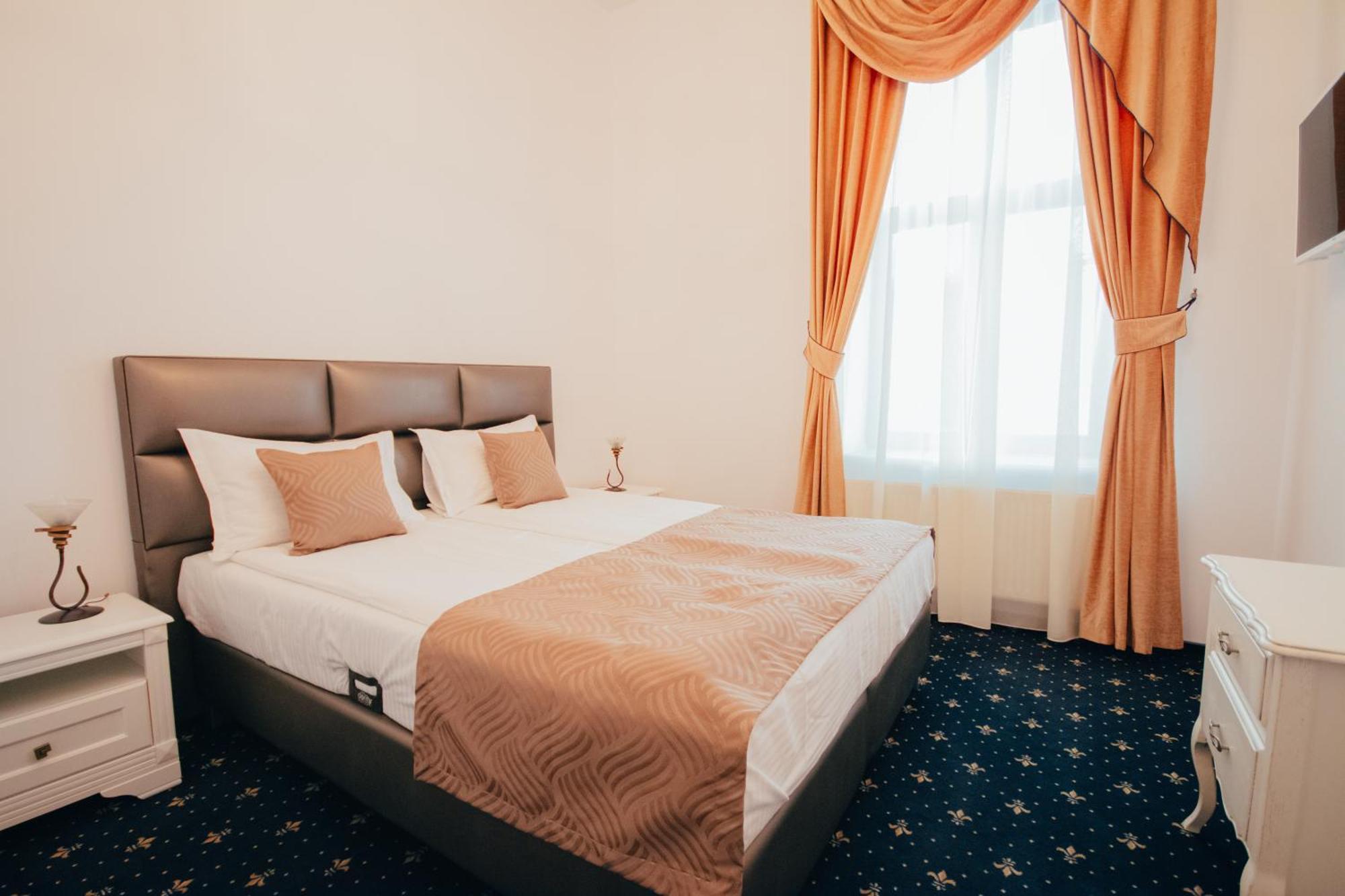 Hotel Carol - فاترا دورني المظهر الخارجي الصورة
