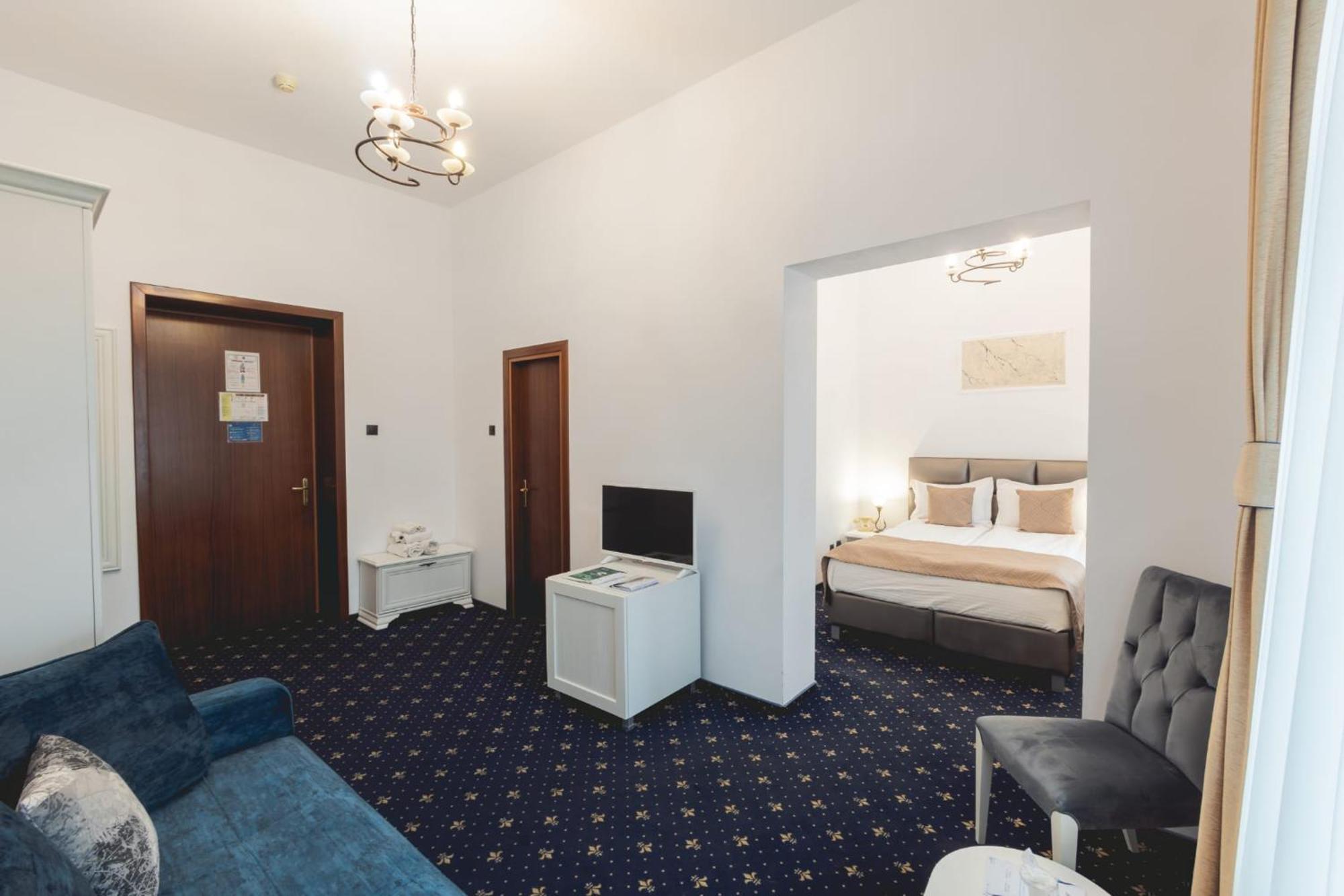 Hotel Carol - فاترا دورني المظهر الخارجي الصورة
