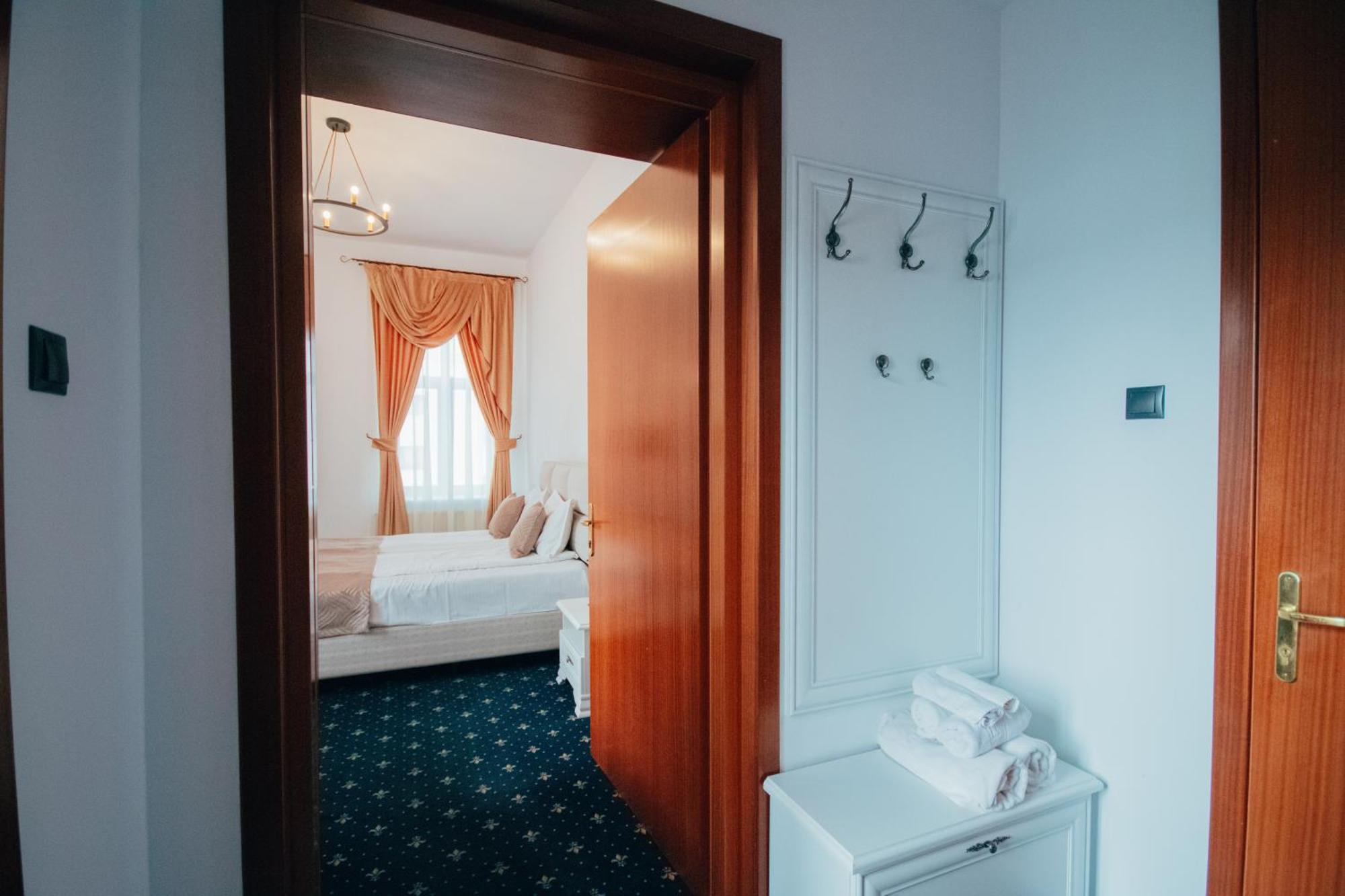 Hotel Carol - فاترا دورني المظهر الخارجي الصورة