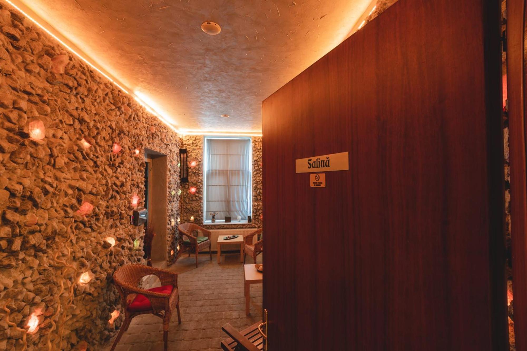 Hotel Carol - فاترا دورني المظهر الخارجي الصورة